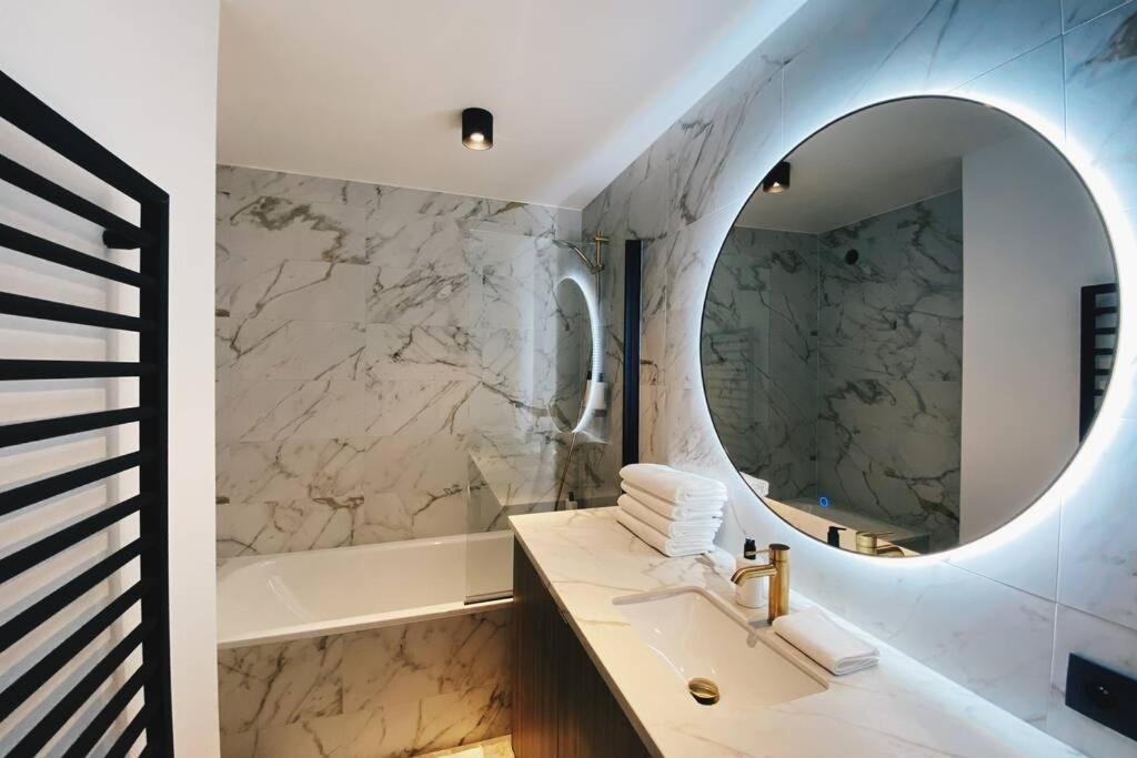 Wonderful Architect Designed Flat With Sea View Apartment Остенде Екстериор снимка