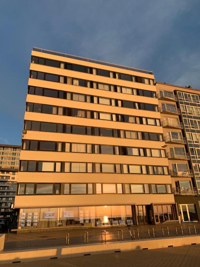 Wonderful Architect Designed Flat With Sea View Apartment Остенде Екстериор снимка